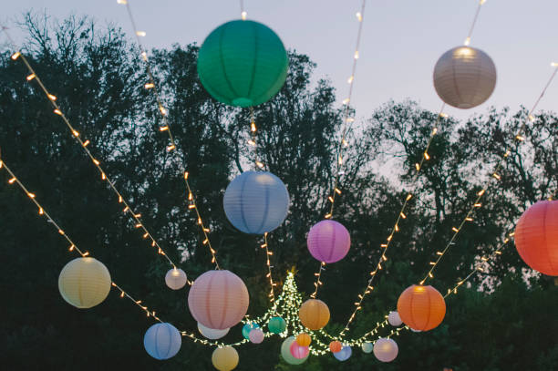 luces LED con lamparas de colores para decorar boda