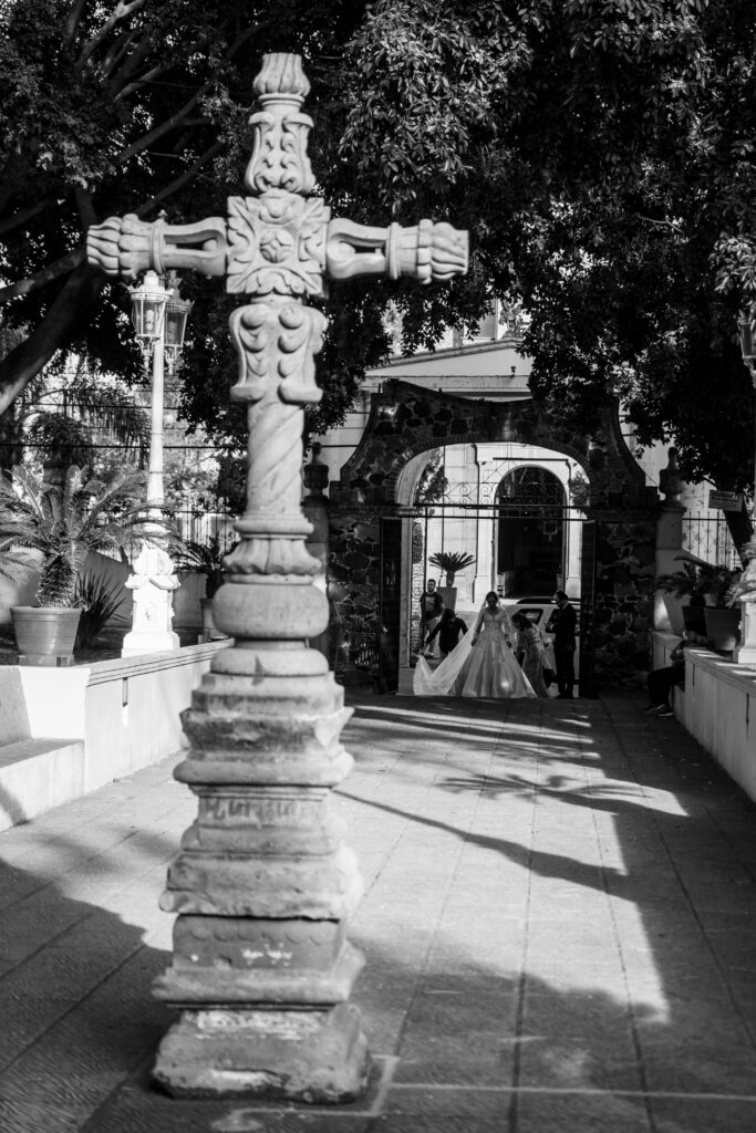 entrada novia boda por la iglesia