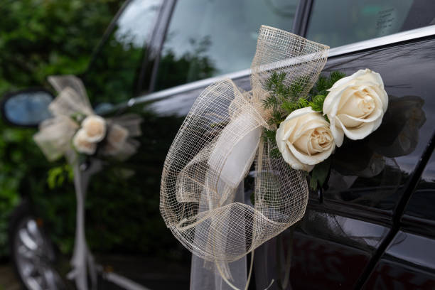 decoracion letrero coche, decoracion letrero boda, letrero coche just married, decoracion boda, coche nupcial, decoracion flores, flores 