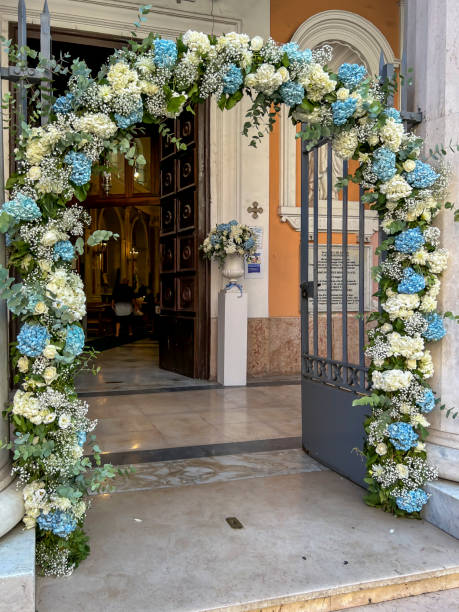 arco floral iglesia, arco floral boda, decoración iglesia, decoraicón boda