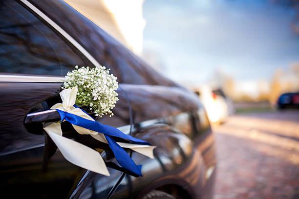 decoracion letrero coche, decoracion letrero boda, letrero coche just married, decoracion boda, coche nupcial, decoracion flores, flores 